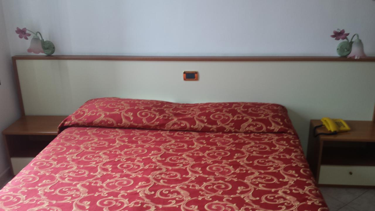 Hotel Ideale Varazze Εξωτερικό φωτογραφία