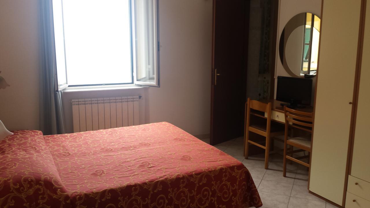 Hotel Ideale Varazze Εξωτερικό φωτογραφία