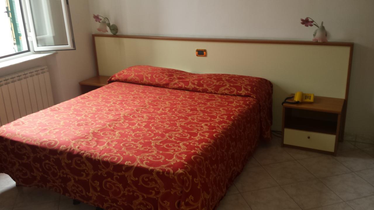Hotel Ideale Varazze Εξωτερικό φωτογραφία