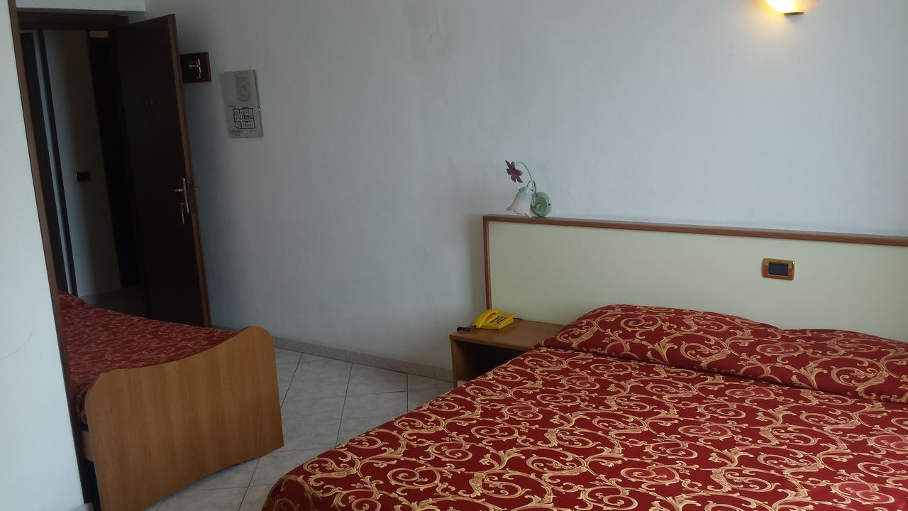 Hotel Ideale Varazze Εξωτερικό φωτογραφία