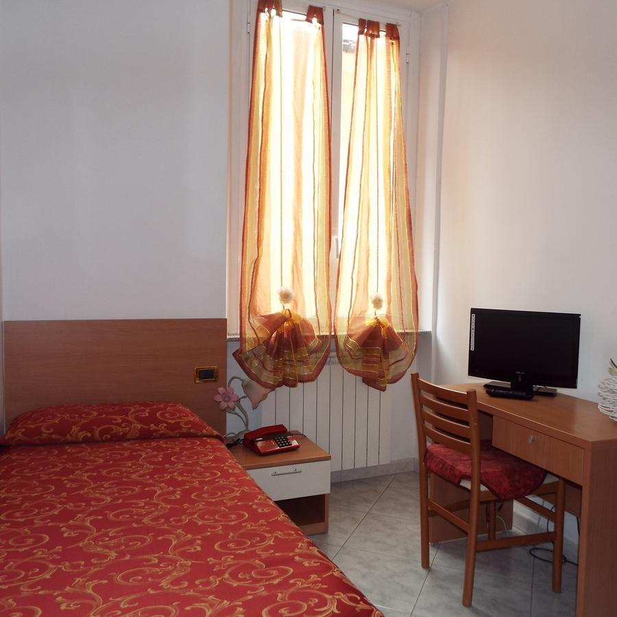 Hotel Ideale Varazze Εξωτερικό φωτογραφία