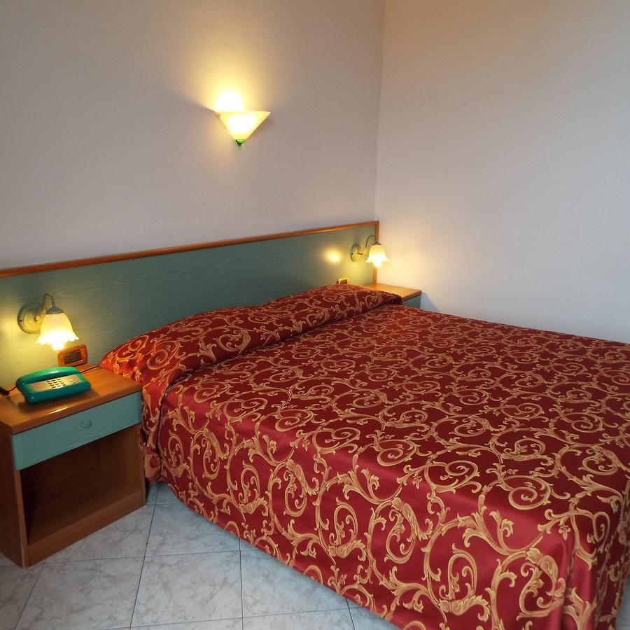 Hotel Ideale Varazze Εξωτερικό φωτογραφία
