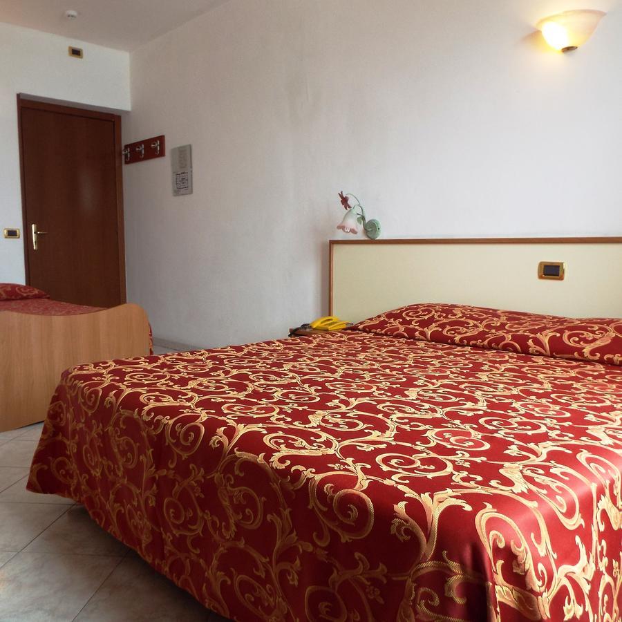 Hotel Ideale Varazze Εξωτερικό φωτογραφία