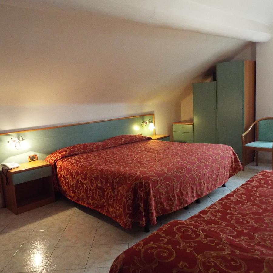 Hotel Ideale Varazze Εξωτερικό φωτογραφία